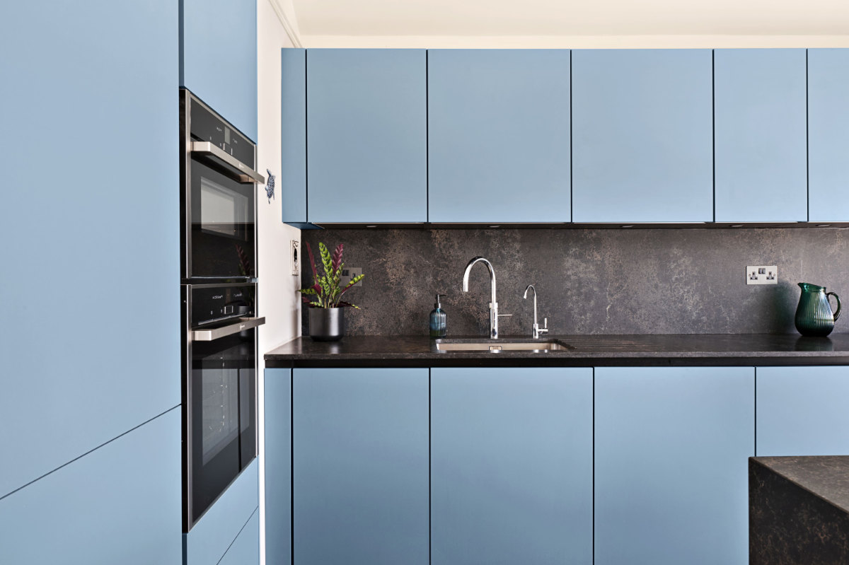 blue-kitchen-units-clean-lines-new-malden.jpg